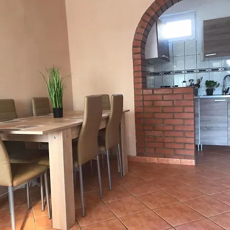 Apartment Tahiti Apartman Hajduszoboszlo